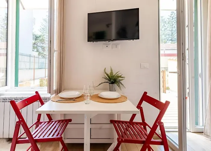 Apartamento Thekeystudio, Viva Italia Con Giardino, In 2 Minuto Dal Mare *